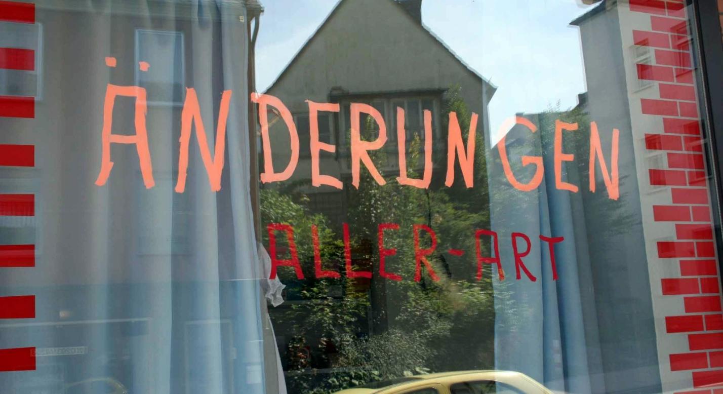 Strukturen verändern, erneuern, verabschieden, beginnen, ändern, Veränderung, Lebenssituation, scheitern, Scheidung,  scheiden, auseinandergehen, verlassen, alleine, einsam, Einsamkeit,  neu anpassen, passend machen, sich verändern,  Umarbeiten, reparieren, Neubeginn, Zeiten ändern sich, Neubeginn, Ex-Bild-DB-ID: 8144
