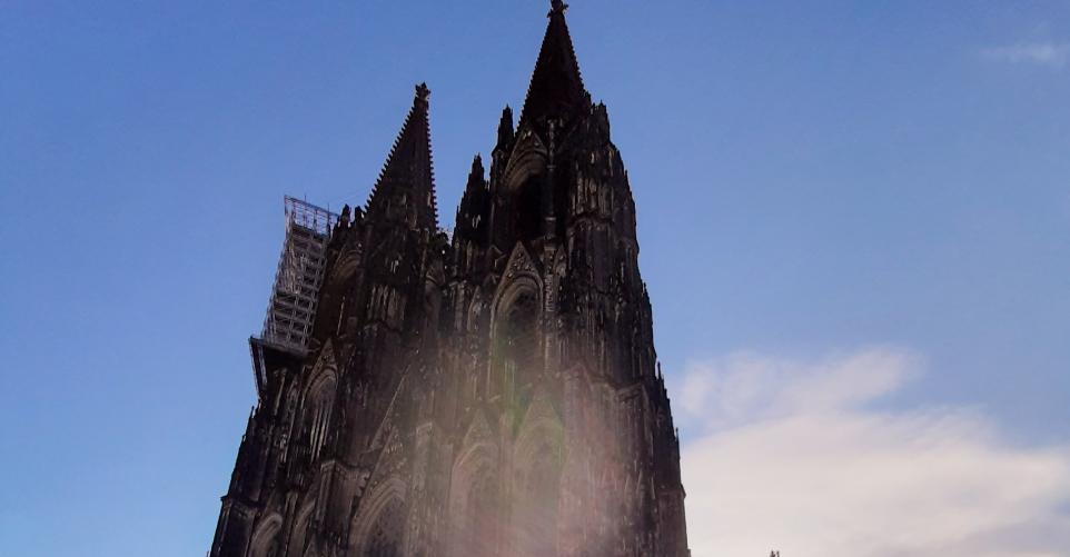 Foto: 12.4.2021 Stille am Dom während Corona-Pandemie 2021