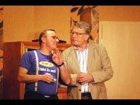 Freund Rolf Biermann (Rolf Scholten) und Dr. Klug (Günter Erner) wollen "Napoleon" beistehen.